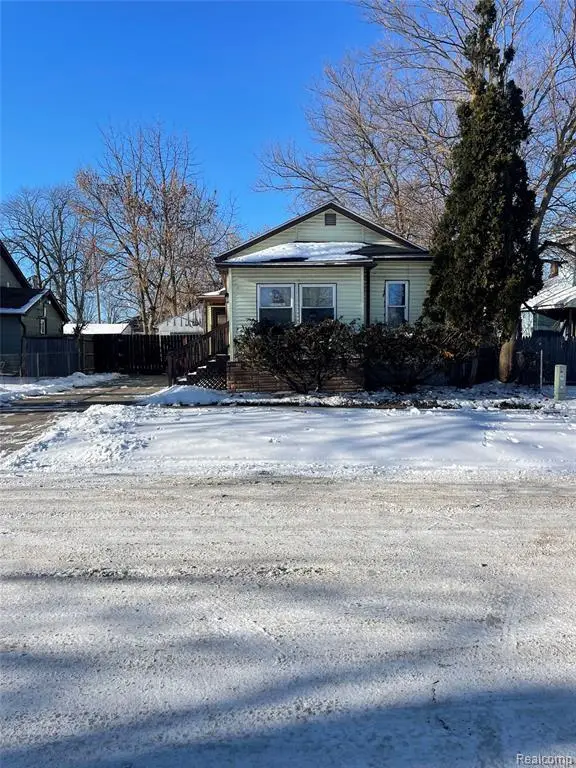 909 N Granger Street, Saginaw, MI 48602