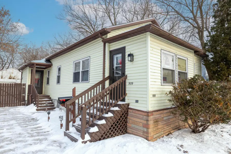 909 N Granger Street, Saginaw, MI 48602 - #3