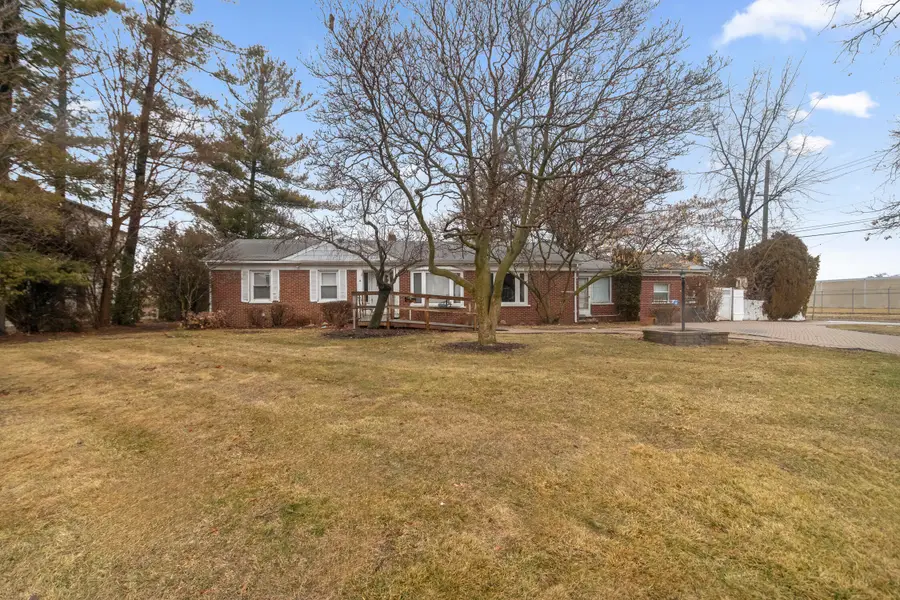 26204 Doxtator Street, Dearborn Heights, MI 48127 - #2