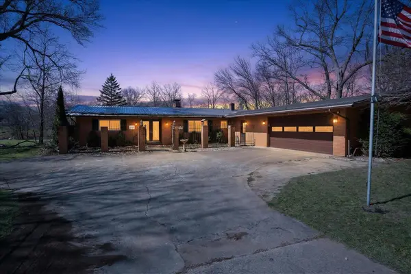 70506 Sunrise Drive, Edwardsburg, MI 49112