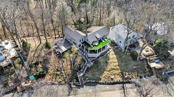 26 Edwards Avenue, Grand Haven, MI 49417