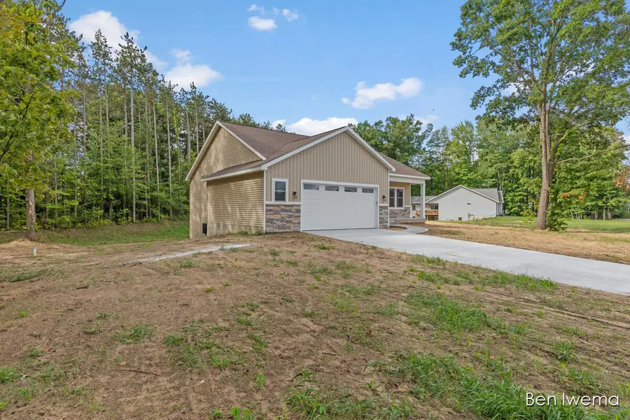 9026 Weston Drive, Coopersville, MI 49404 - #3