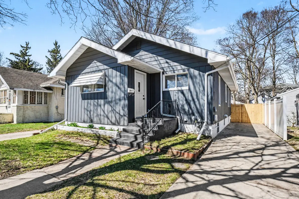 911 Hickory Street, Niles, MI 49120 - #1