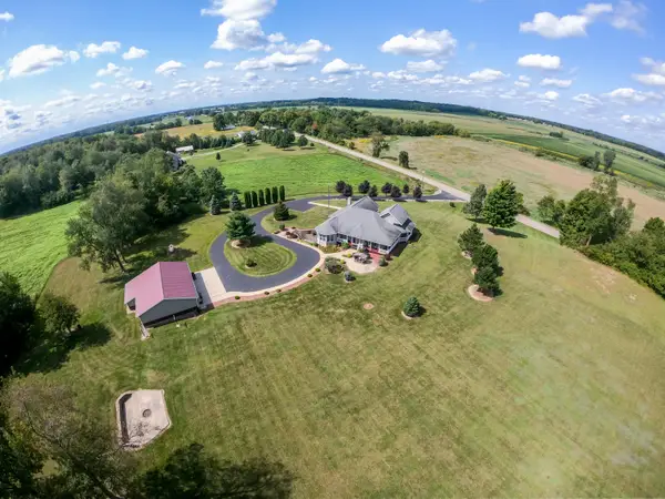 839 E Girard Road, Quincy, MI 49082