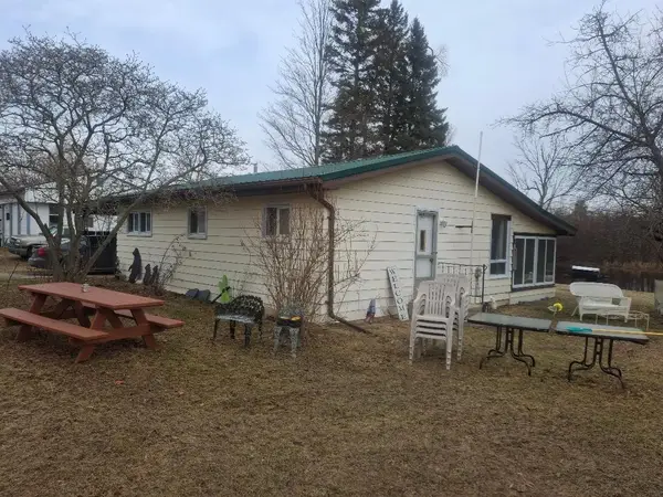 121 Haddix Boulevard, Barryton, MI 49305