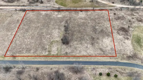 608 E The Lane, Grant, MI 49327