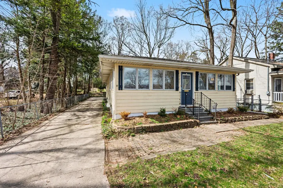 121 Hazen Street, Paw Paw, MI 49079 - #2