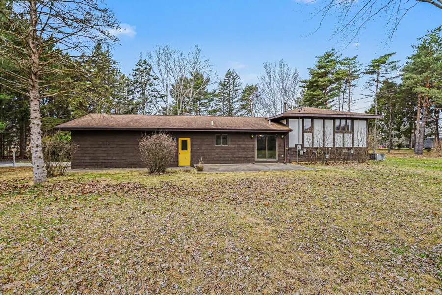 50507 Pleasant Street, Dowagiac, MI 49047 - #3