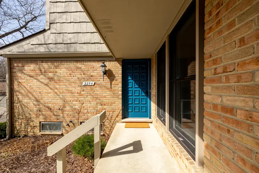 2254 Rivenoak Court #61, Ann Arbor, MI 48103 - #2