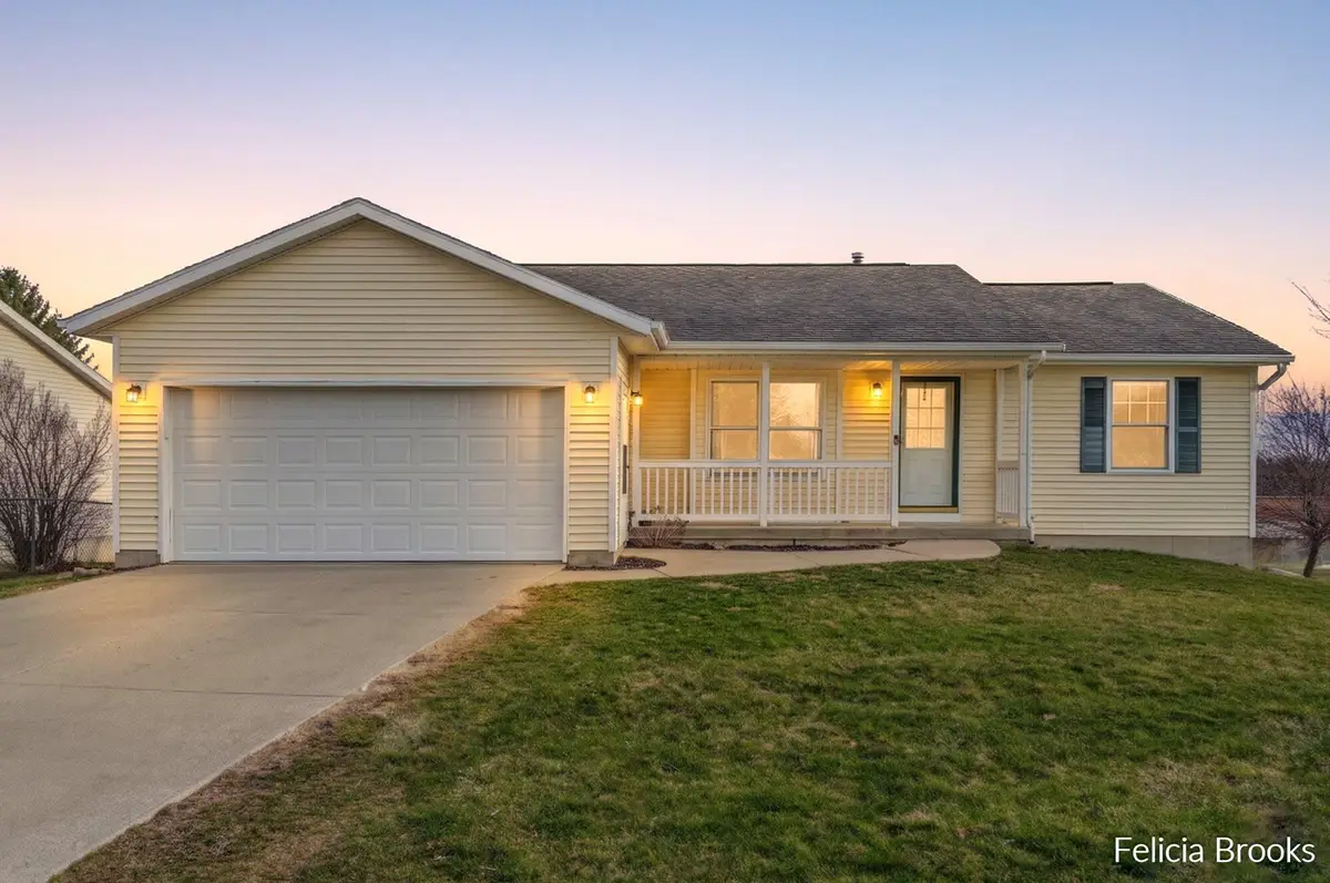 614 E Charles Street, Hastings, MI 49058 - #1