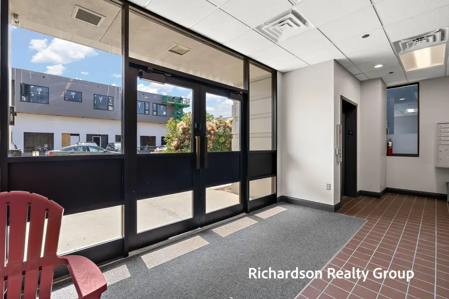 300 Washington Avenue #8, Grand Haven, MI 49417 - #3