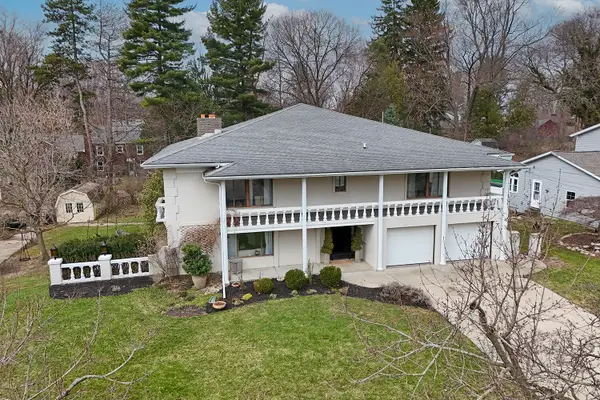 1217 El Camino Drive Nw, Grand Rapids, MI 49504