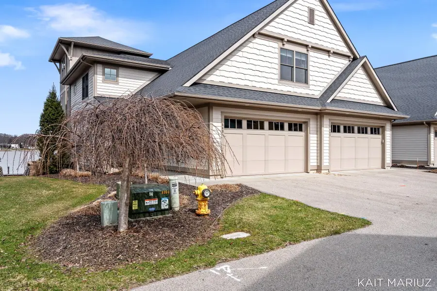 543 Macatawa Avenue, Holland, MI 49423 - #3