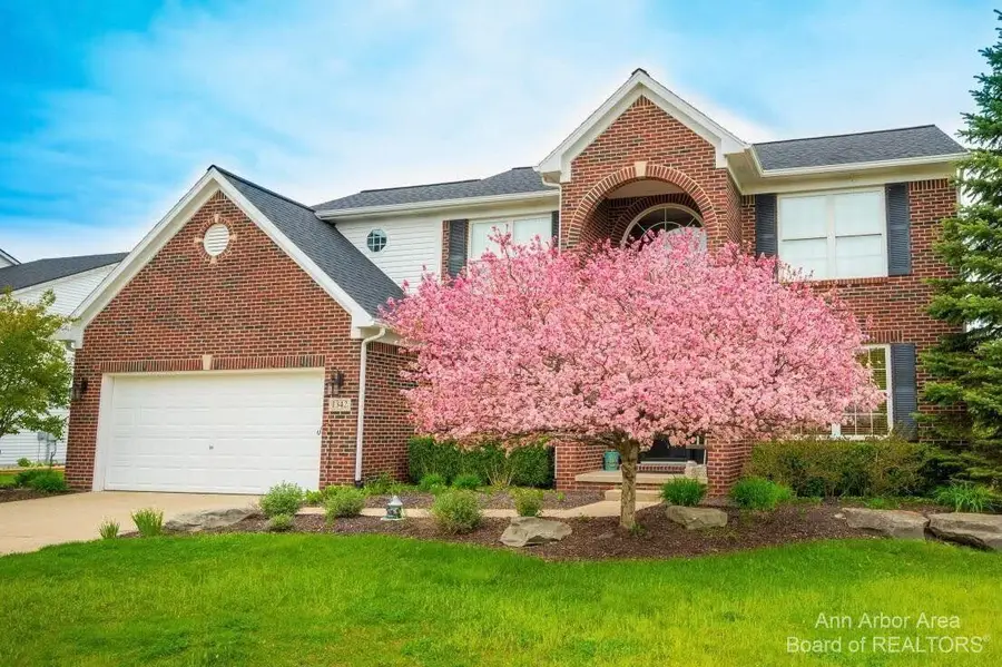 1342 Carston Lane, Chelsea, MI 48118 - #2