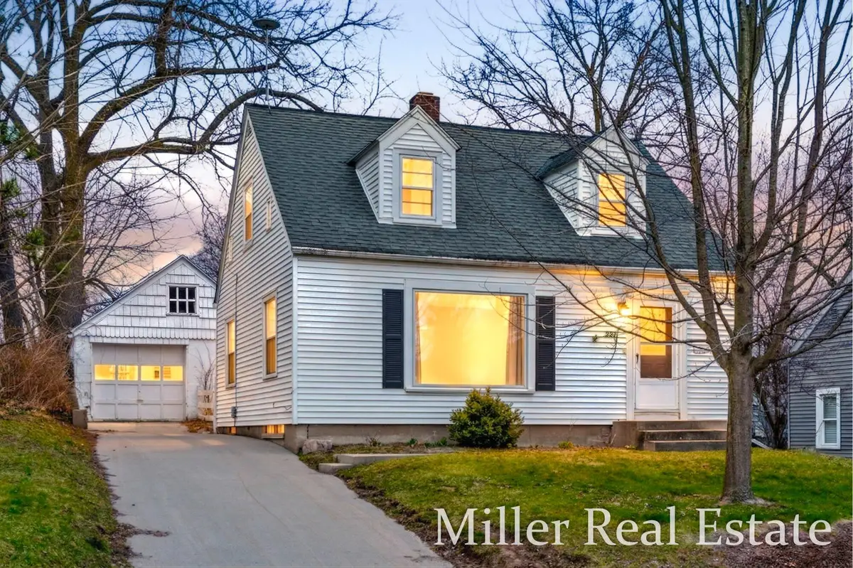 227 W Benson Street, Hastings, MI 49058 - #1