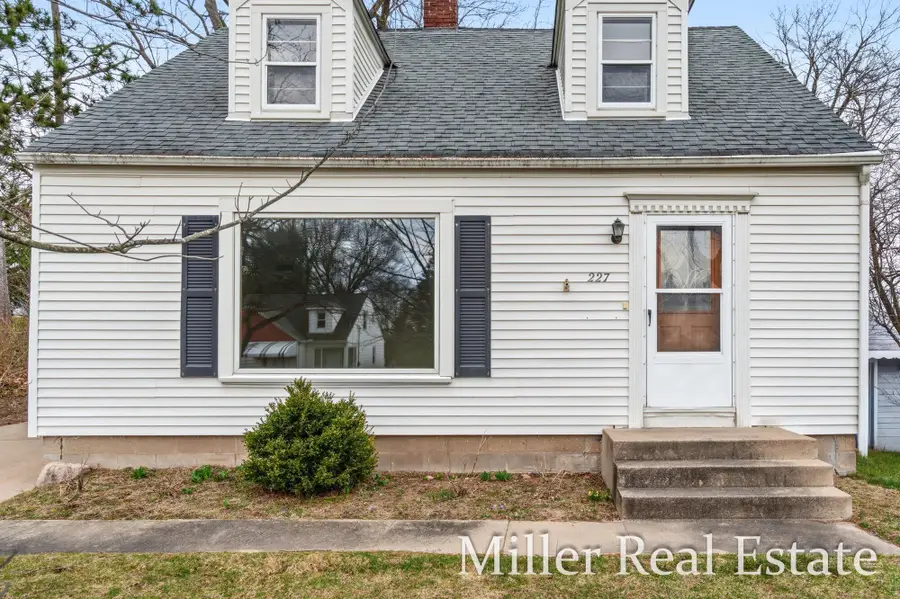 227 W Benson Street, Hastings, MI 49058 - #3