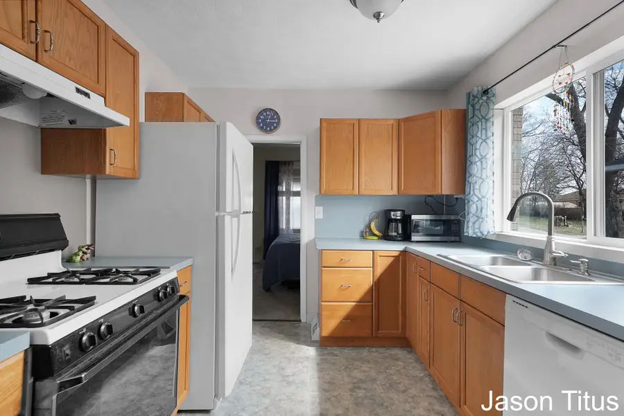 2507 Day Avenue Nw, Walker, MI 49544 - #3