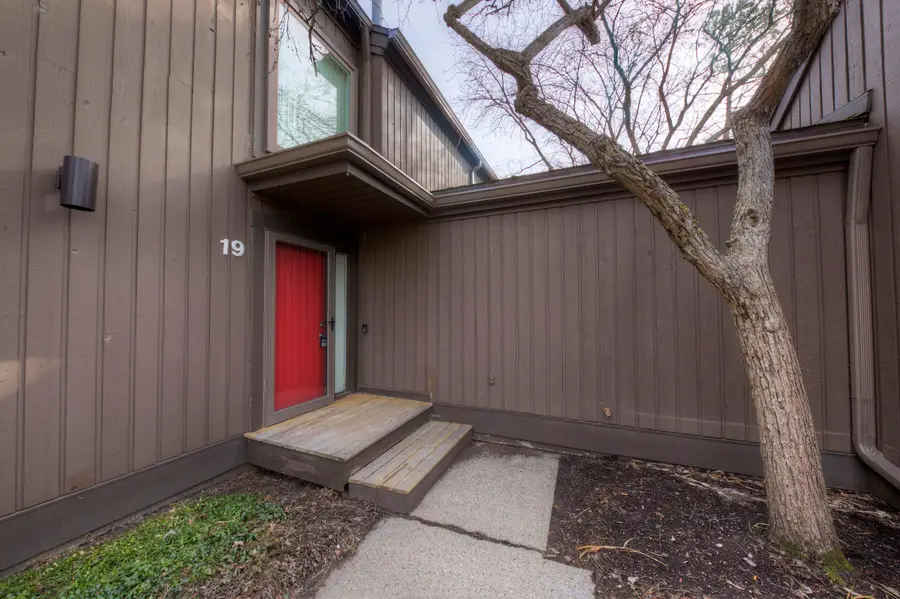 19 Westbury Court, Ann Arbor, MI 48105 - #2