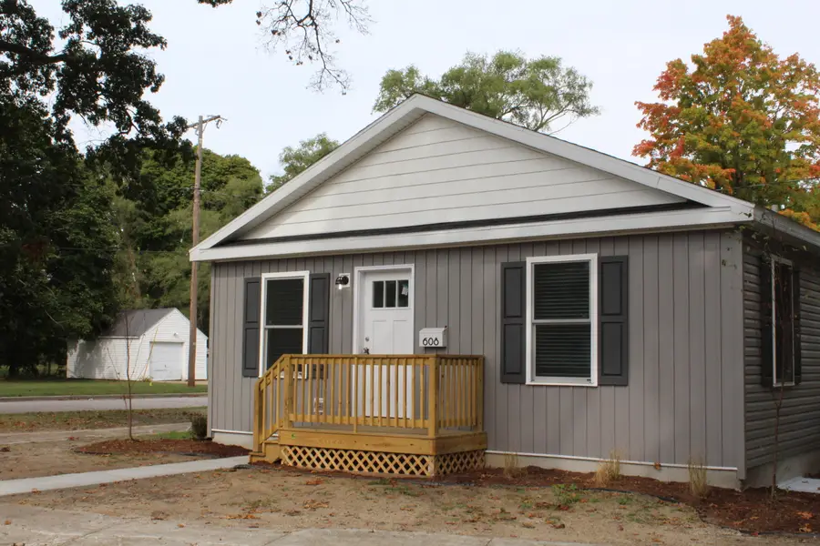 501 Alva Street, Muskegon, MI 49442 - #2