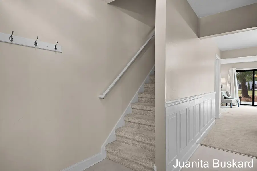 4106 North Norway Street Se, Kentwood, MI 49546 - #2