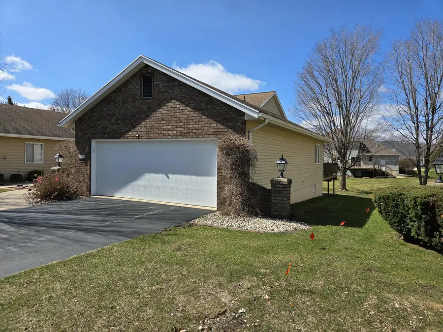 4231 Redbush Drive Sw, Grandville, MI 49418 - #3