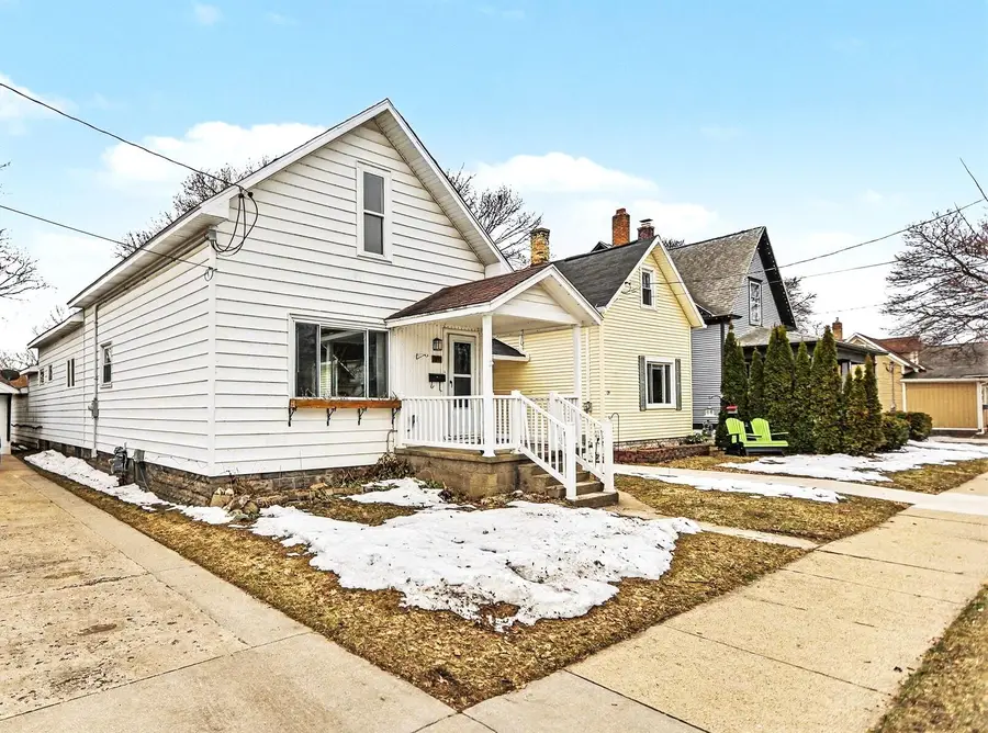 289 6th Street, Manistee, MI 49660 - #3