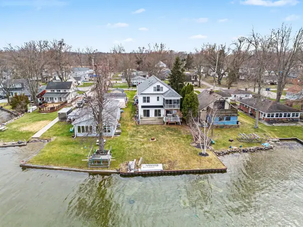 780 Beach Drive, Brooklyn, MI 49230