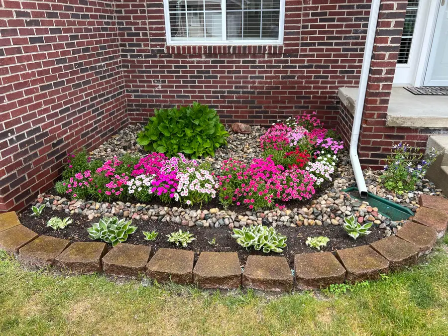 1207 E Oak Drive, Fenton, MI 48430 - #2