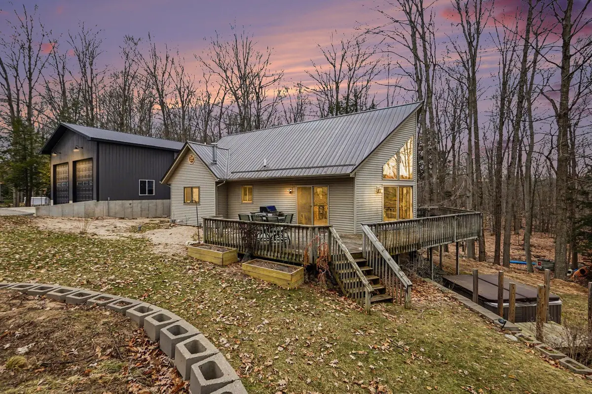 8906 Spring Hill Hill, Hesperia, MI 49421 - #1