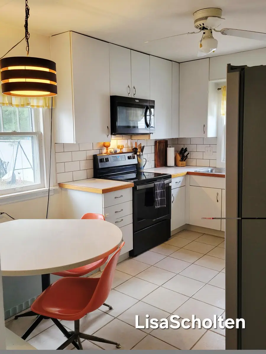 136 W 33rd Street, Holland, MI 49423 - #2