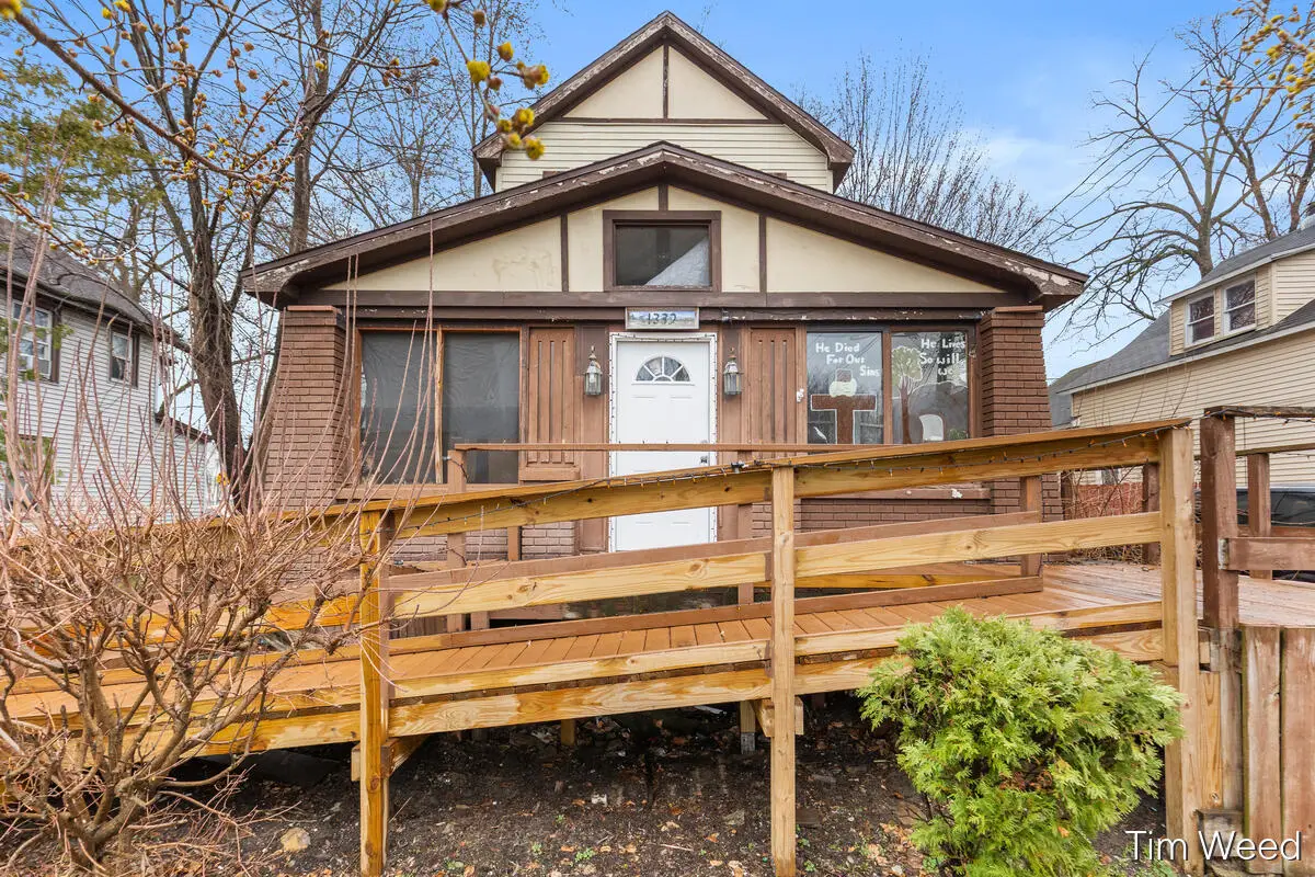 1332 Muskegon Avenue Nw, Grand Rapids, MI 49504 - #1