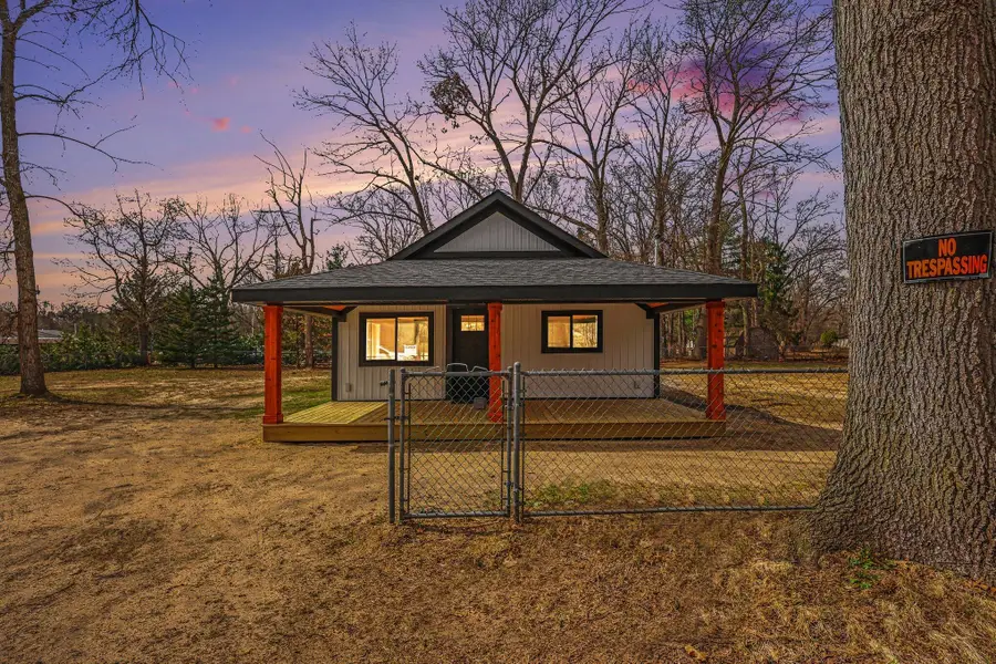 908 Grove Street, Pullman, MI 49450 - #2