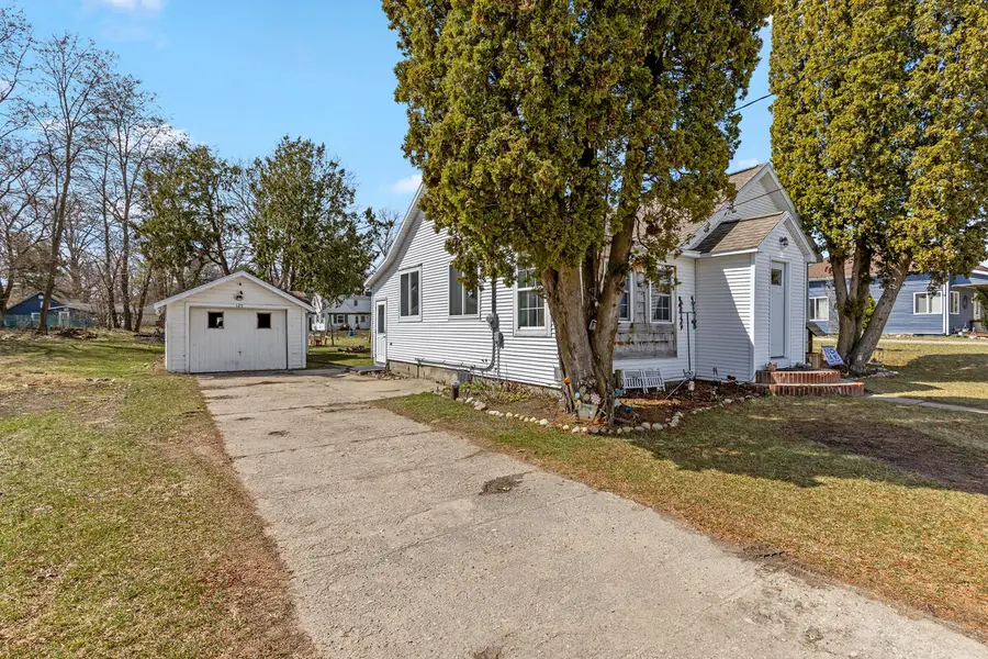 125 N A Street, Trufant, MI 49347 - #3