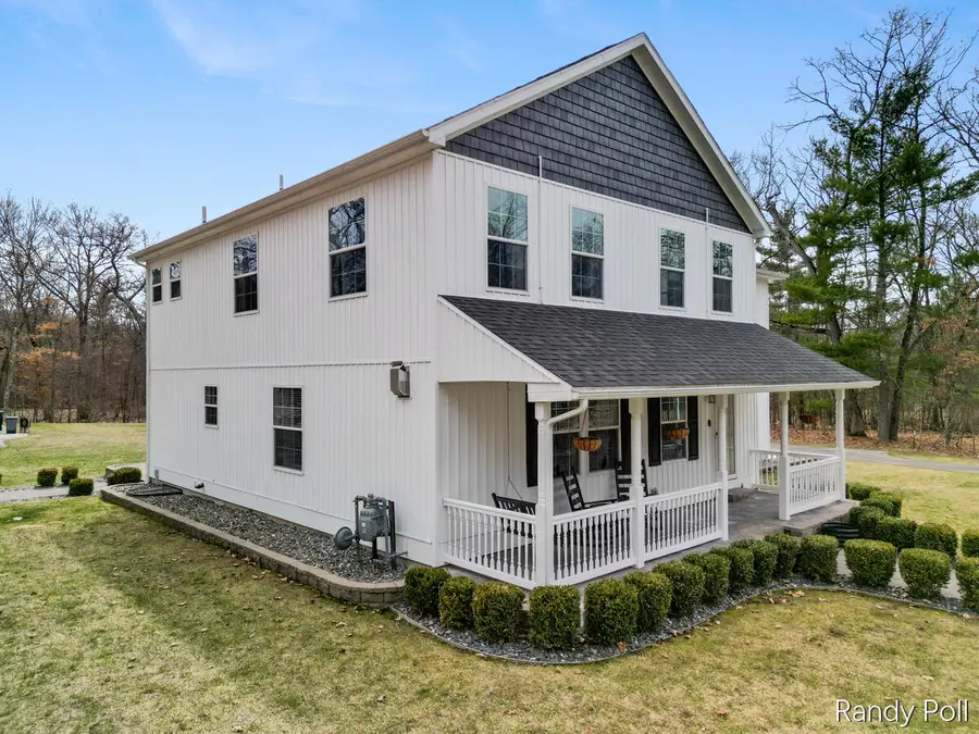 5904 E Division Street, Newaygo, MI 49337 - #3