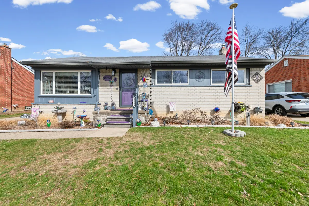 30358 W Chicago, Livonia, MI 48150 - #1