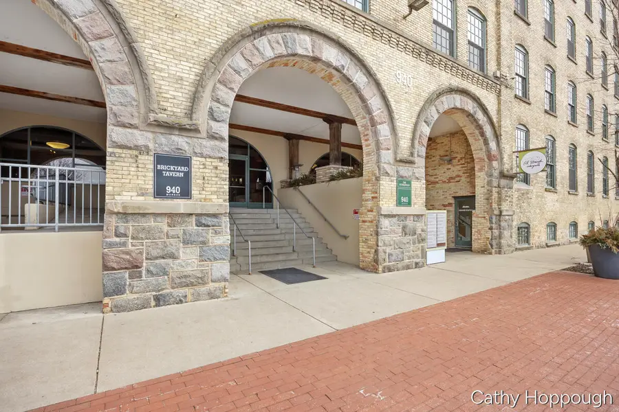 940 Monroe Avenue Nw #545, Grand Rapids, MI 49503 - #2