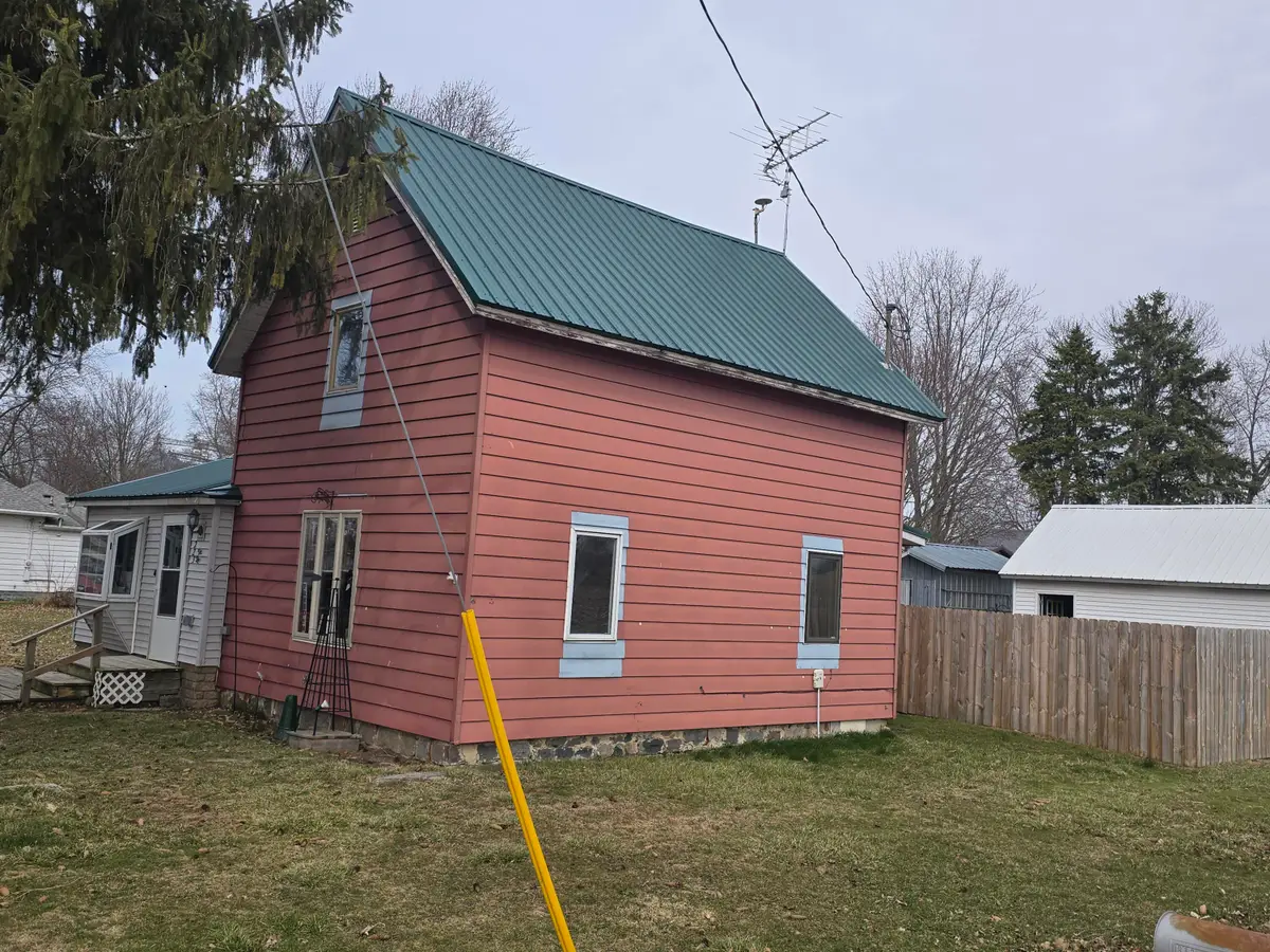 223 S Howell Street, Middleton, MI 48856 - #1