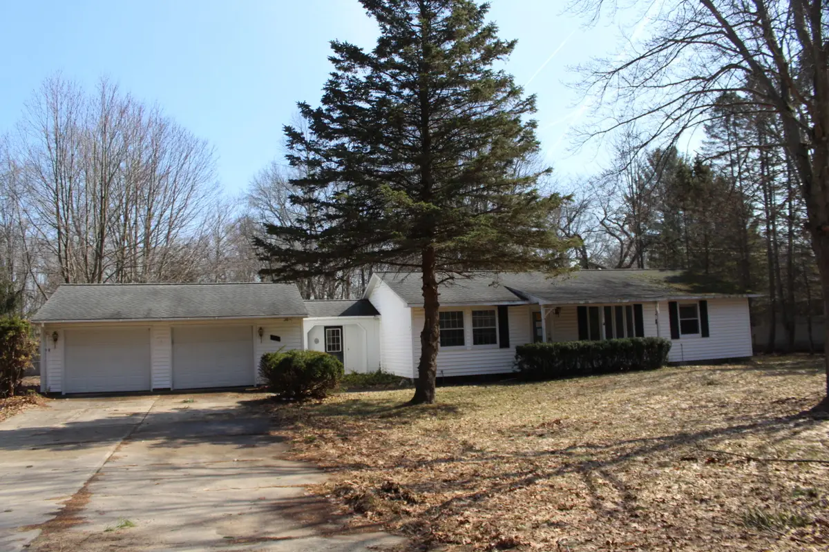 560 N Green Creek Road, Muskegon, MI 49445 - #1
