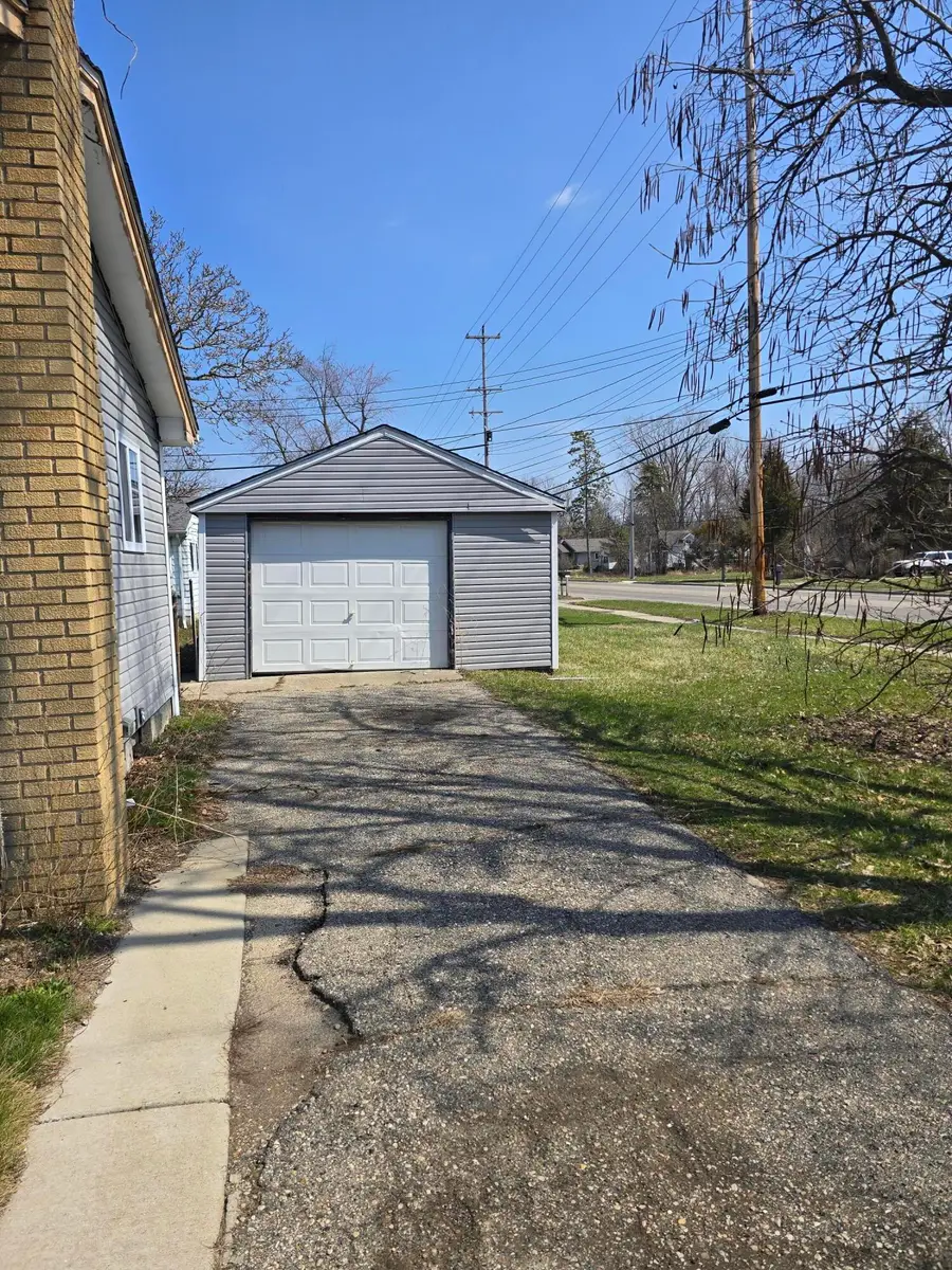 5017 Conners, Lansing, MI 48911 - #2