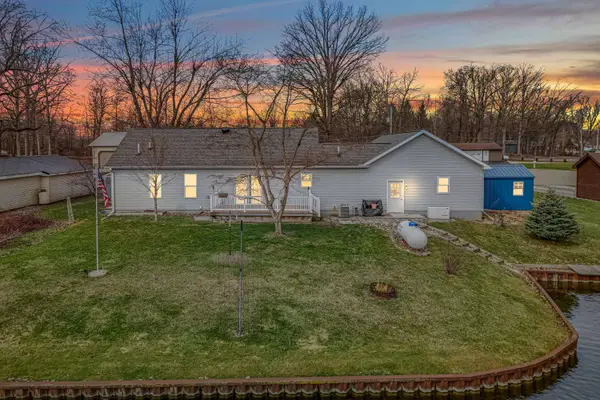 6877 Rowley Drive, Osseo, MI 49266