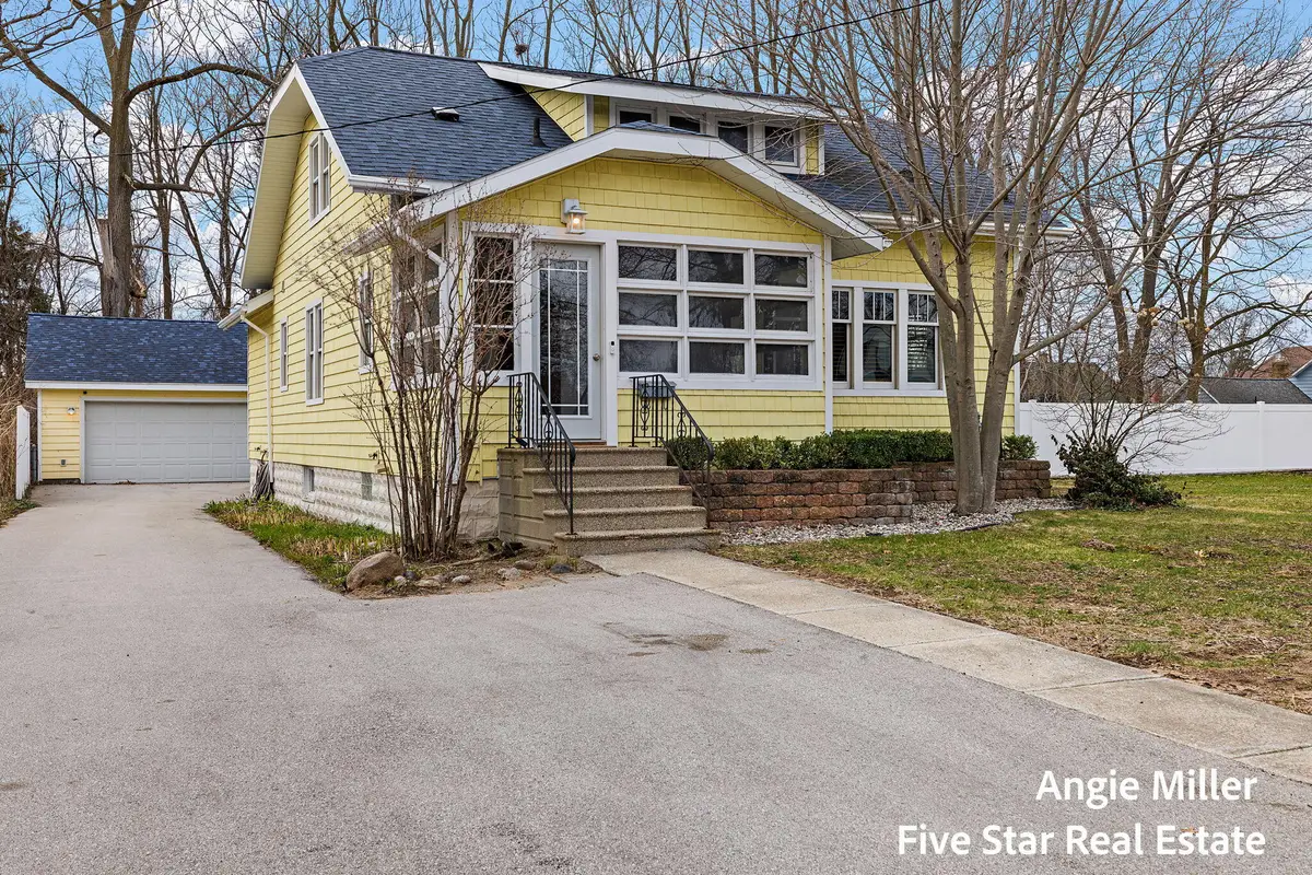 211 Williams Street, Spring Lake, MI 49456 - #1