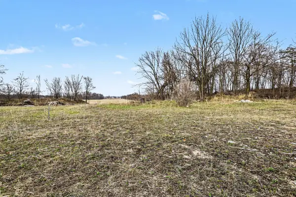 27932 Dewey Lake Street, Dowagiac, MI 49047