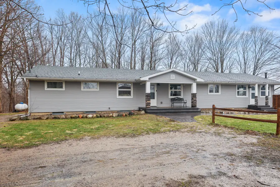 4090 Matthews Road, Charlotte, MI 48813 - #2