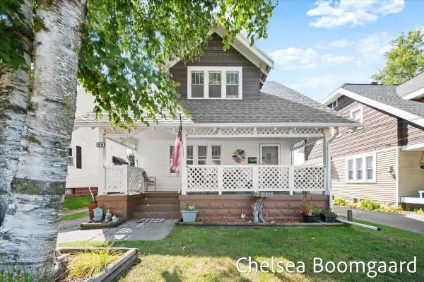 22 Elmwood Street Ne, Grand Rapids, MI 49505