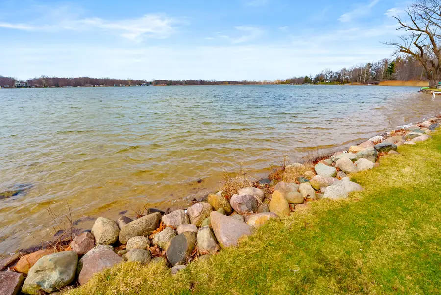 8664 E Long Lake Drive, Scotts, MI 49088 - #2