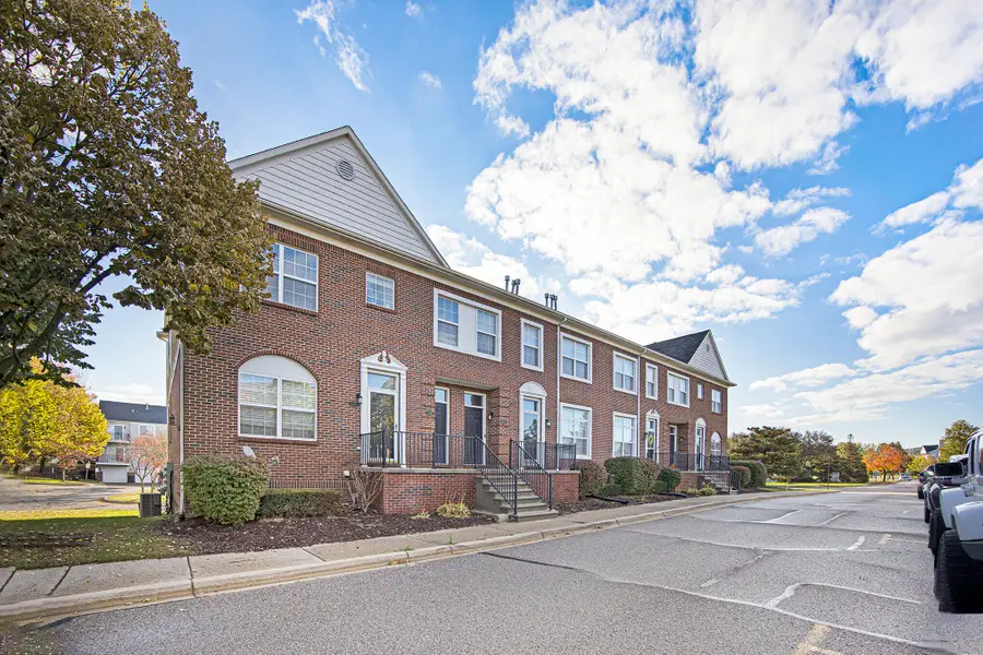 43014 Strand Drive, Sterling Heights, MI 48313 - #2