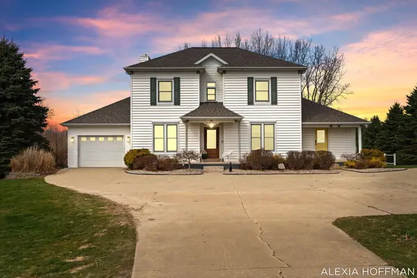 7266 Peddler Lake, Clarksville, MI 48815