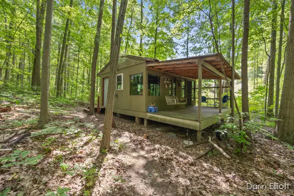 2187 Shawnee Trail Nw, Trufant, MI 49347