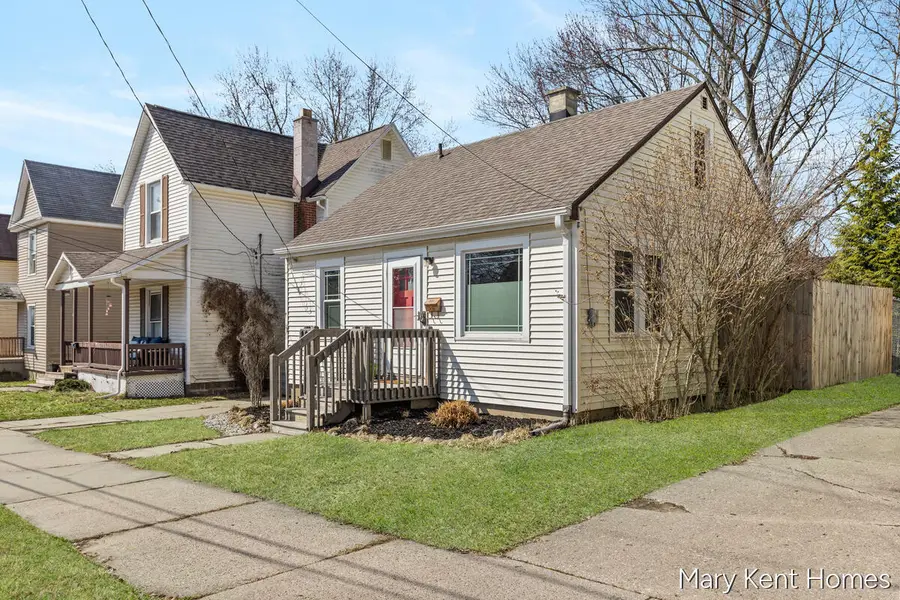 1319 Ashland Avenue Ne, Grand Rapids, MI 49505 - #2