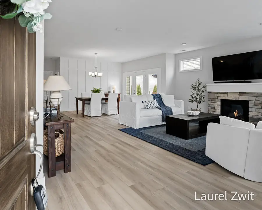 406 W Leland Drive, Whitehall, MI 49461 - #3